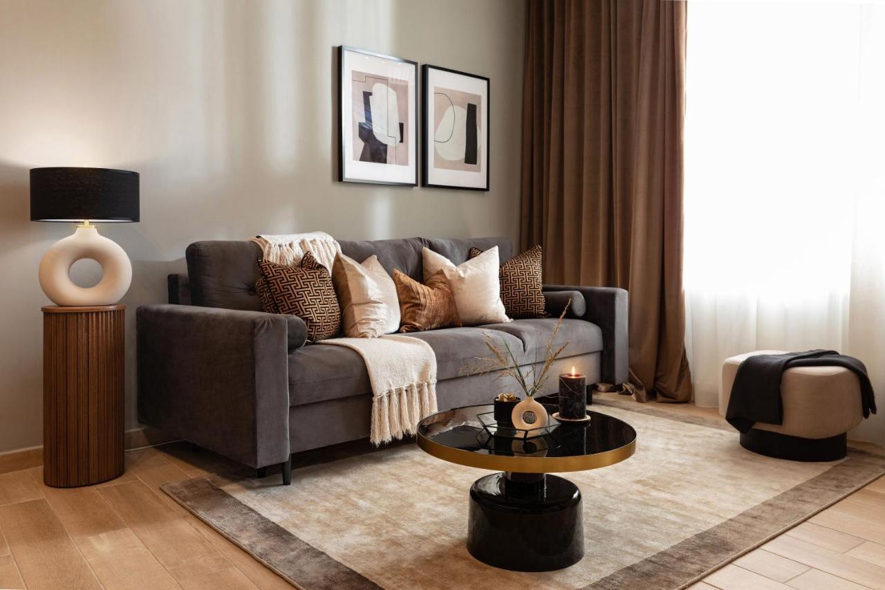 Qult - Misty Night Apartment Bucureşti Ngoại thất bức ảnh