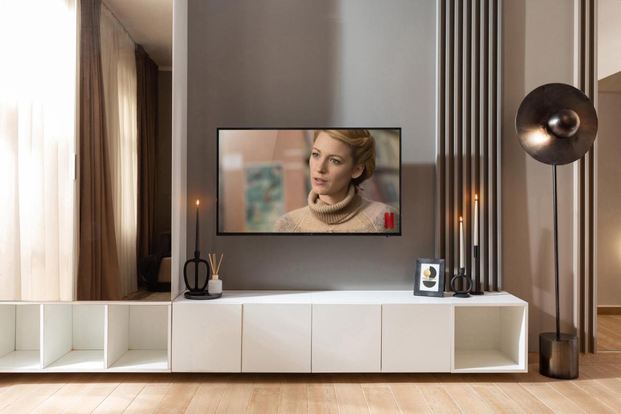 Qult - Misty Night Apartment Bucureşti Ngoại thất bức ảnh