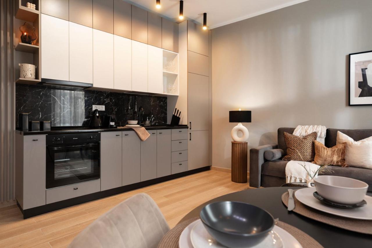 Qult - Misty Night Apartment Bucureşti Ngoại thất bức ảnh