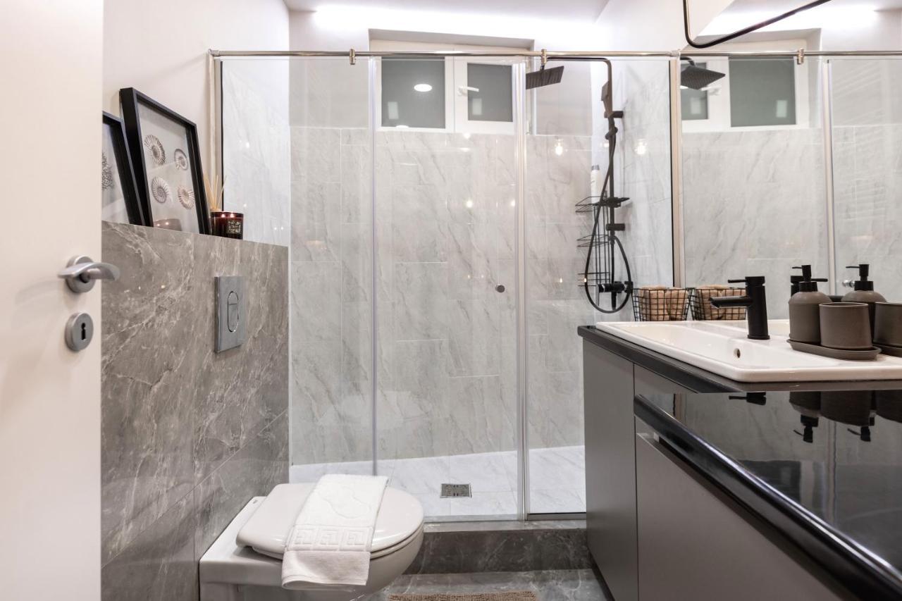 Qult - Misty Night Apartment Bucureşti Ngoại thất bức ảnh