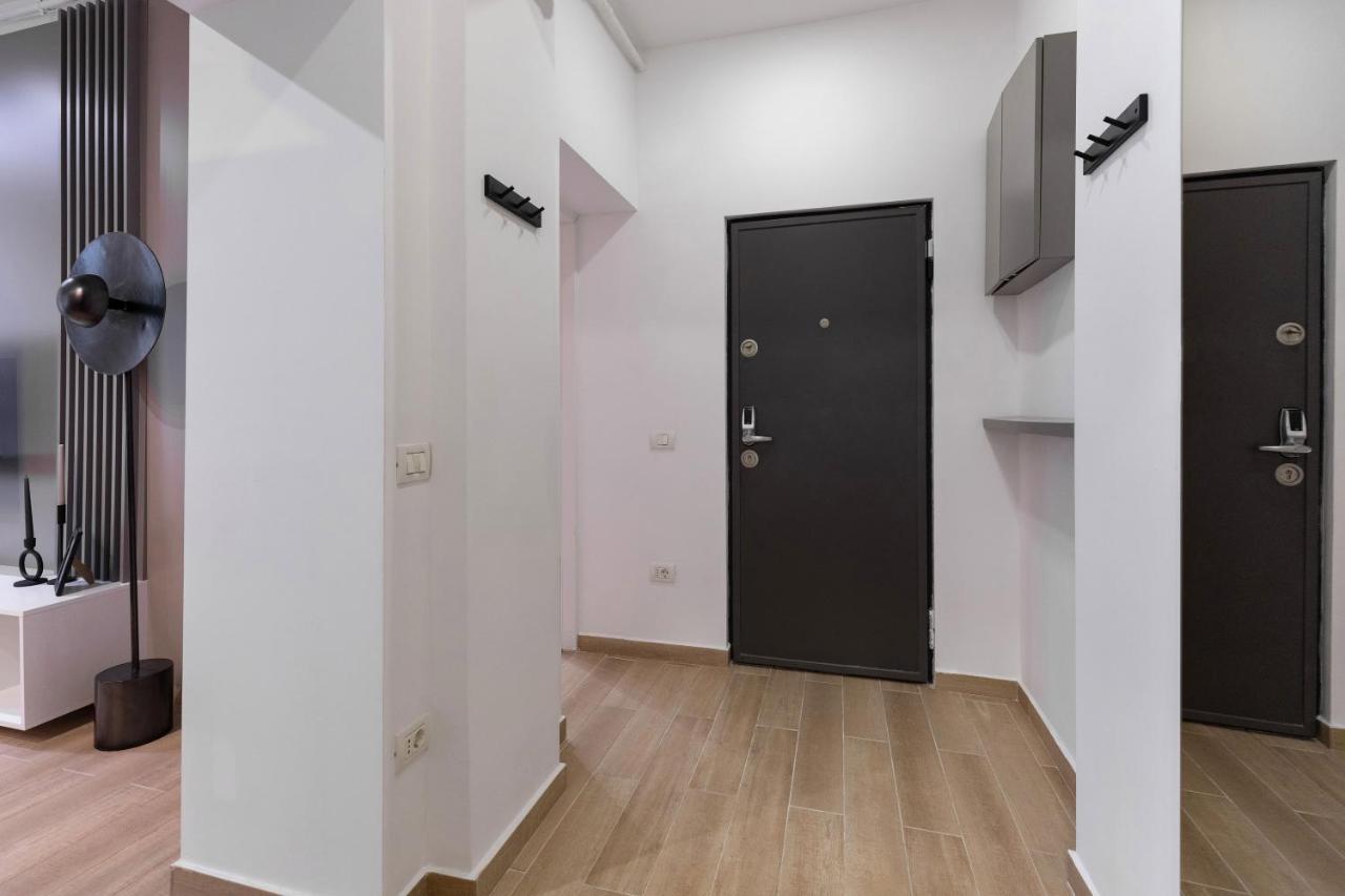 Qult - Misty Night Apartment Bucureşti Ngoại thất bức ảnh